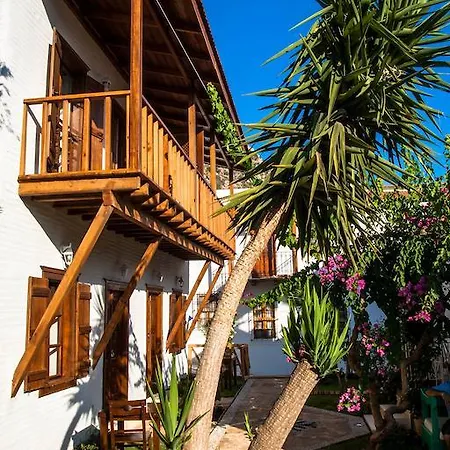 Hotel Courtyard